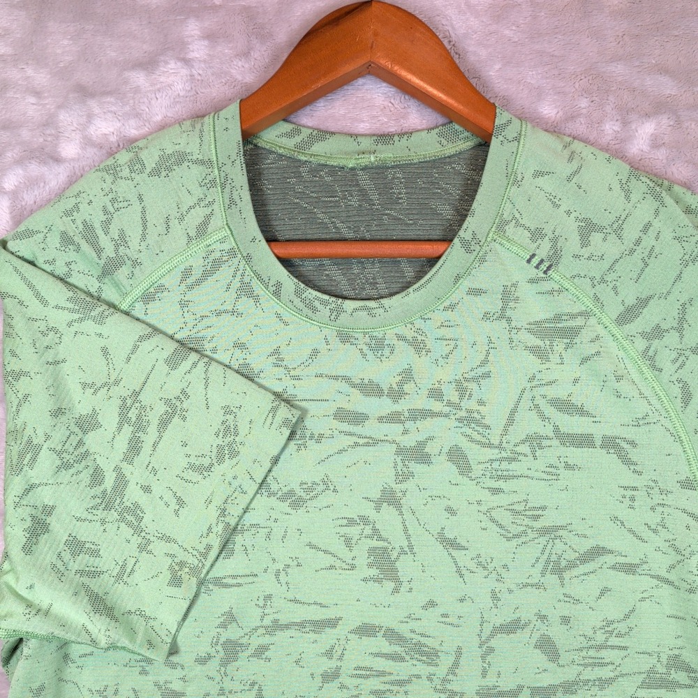 Lululemon Metal Vent Tech Short Sleeve Mens L Green Camo Athletic Gym Training